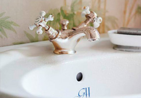 Gentry Home Смеситель для раковины от центра к центру 2 отверстия под смеситель 200 мм Chelsea Incalux GH101464 - Вид №1