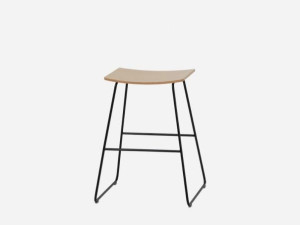 Высокий табурет из бука