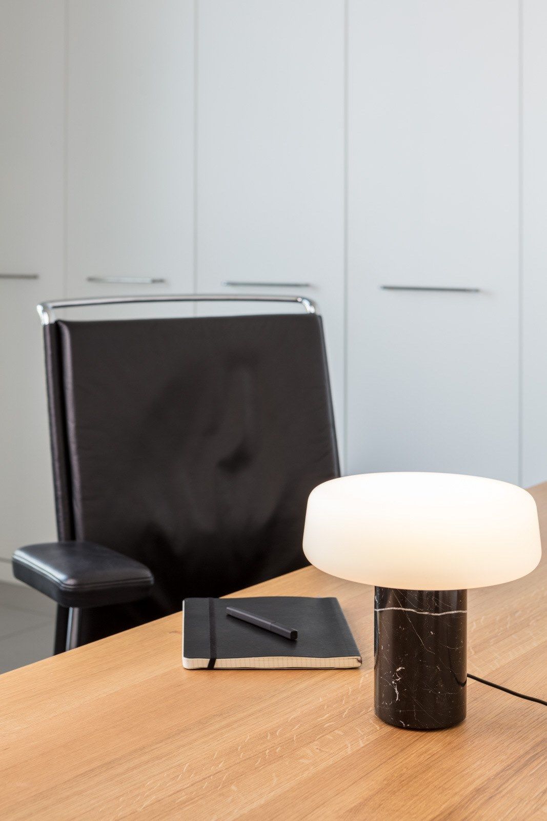 Черная мраморная светодиодная настольная лампа Marquina Case SOLID ARCH-00096833 - Вид №9