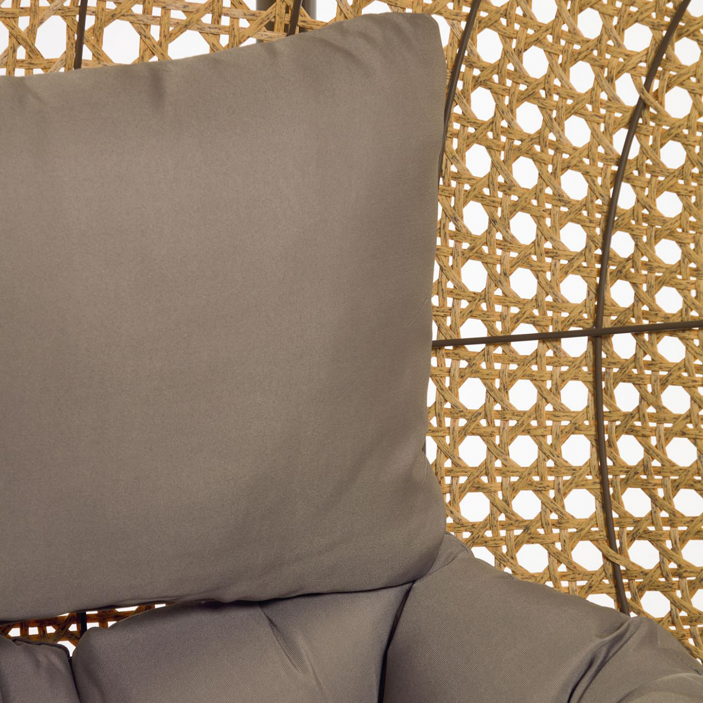 097586 Подвесное кресло с натуральной отделкой La Forma Cira  - Вид №1