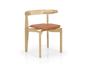 Деревянный стул