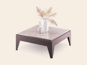 Стол со стальным основанием