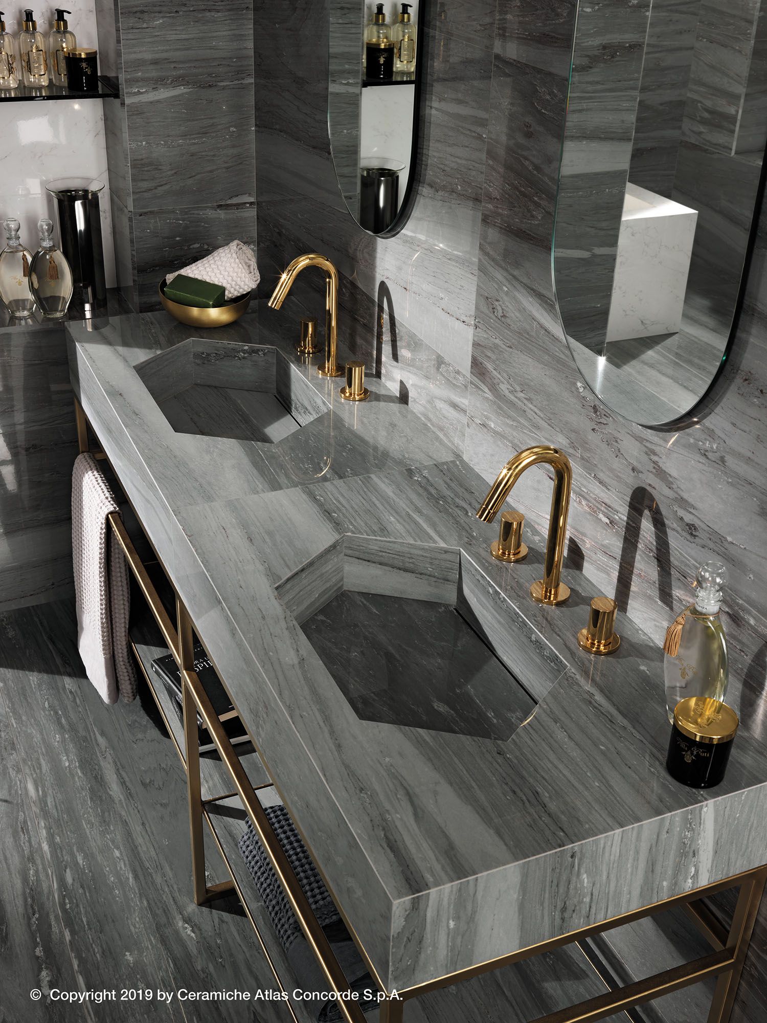 Белое керамическое покрытие с эффектом мрамора Atlas Concorde Marvel Dream ARCH-00073412 - Вид №5