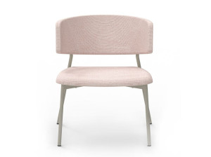 Мягкое кресло со стальной рамой