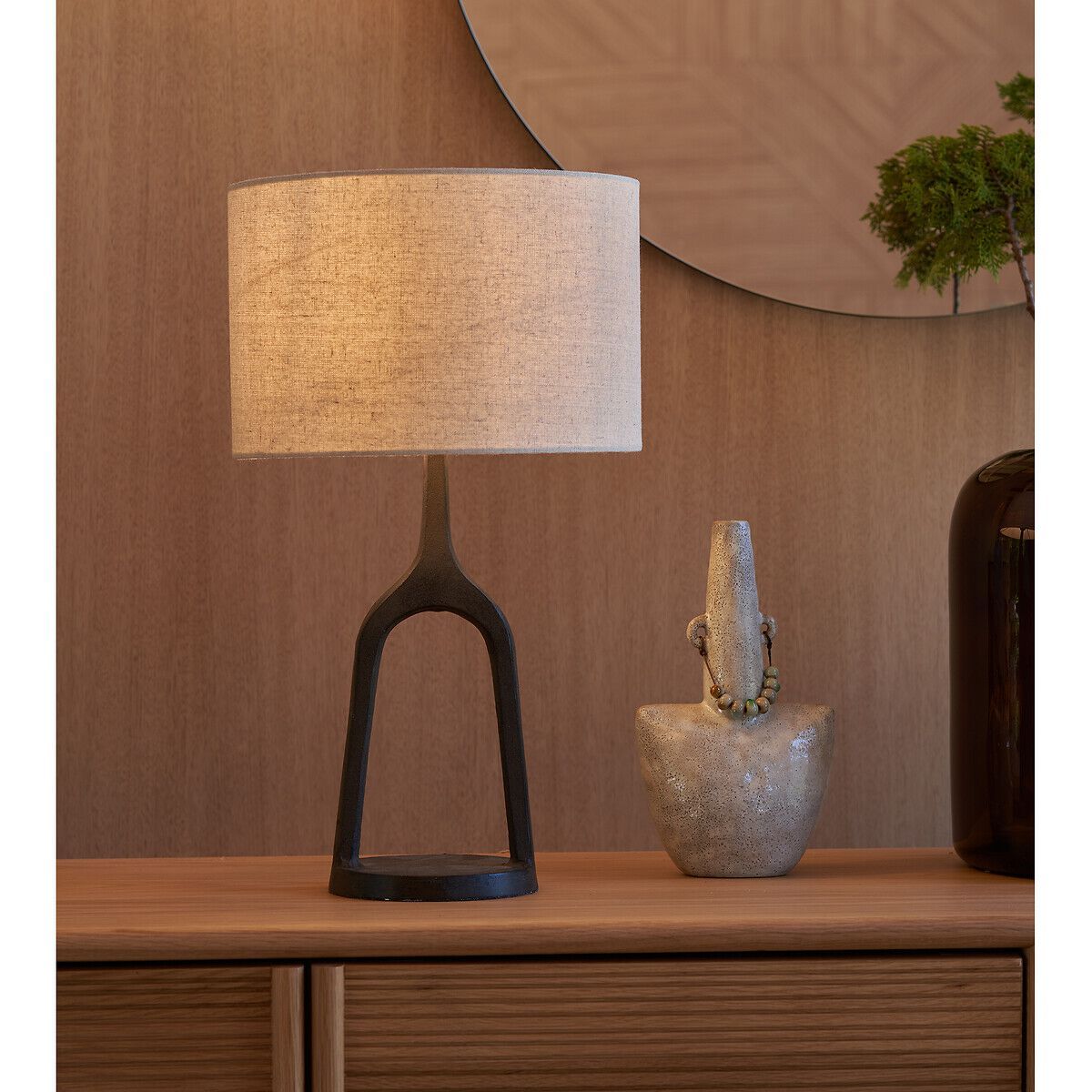 Бронзовая настольная лампа с льняным абажуром AMPM Jakoma ARCH-00051967 - Вид №1