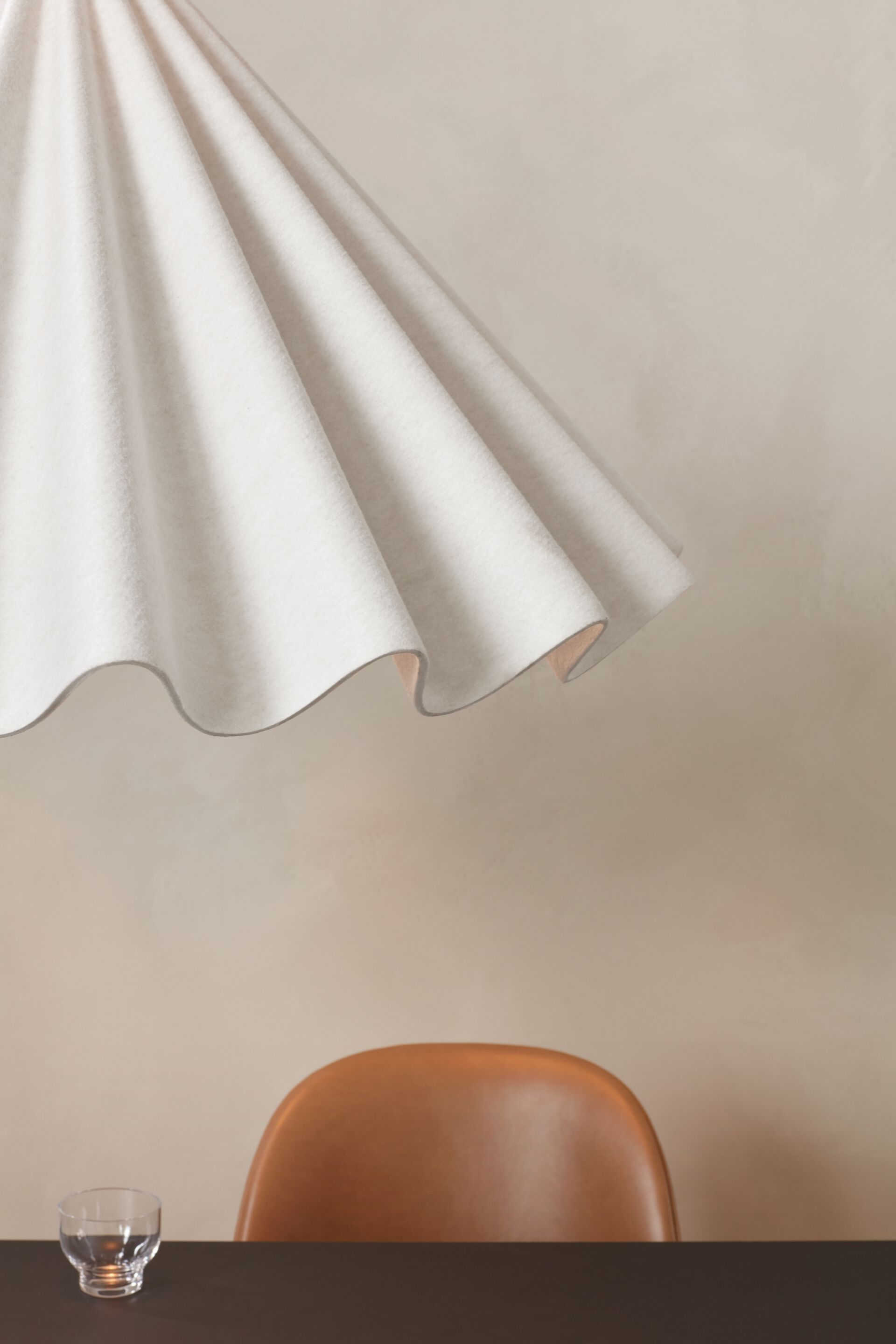 Войлок подвесной светильник Audo Copenhagen DANCING ARCH-00124814 - Вид №10