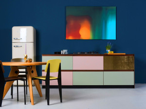 Деревянная линейная секционная кухня