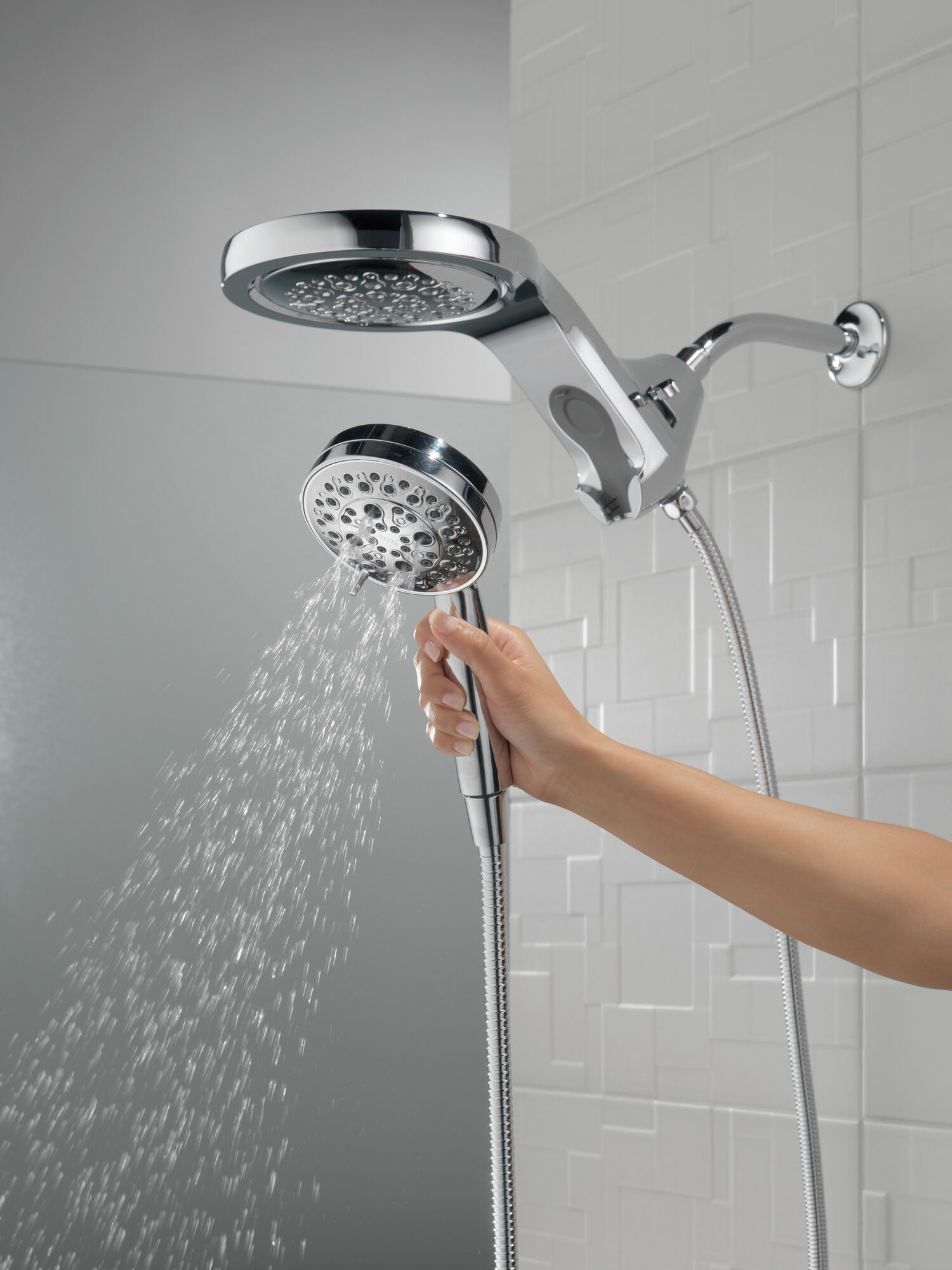 58680-RB25 HydroRain® H2Okinetic® 5-регулировочная душевая лейка два в одном Delta Faucet Universal Showering Венецианская бронза  - Вид №8