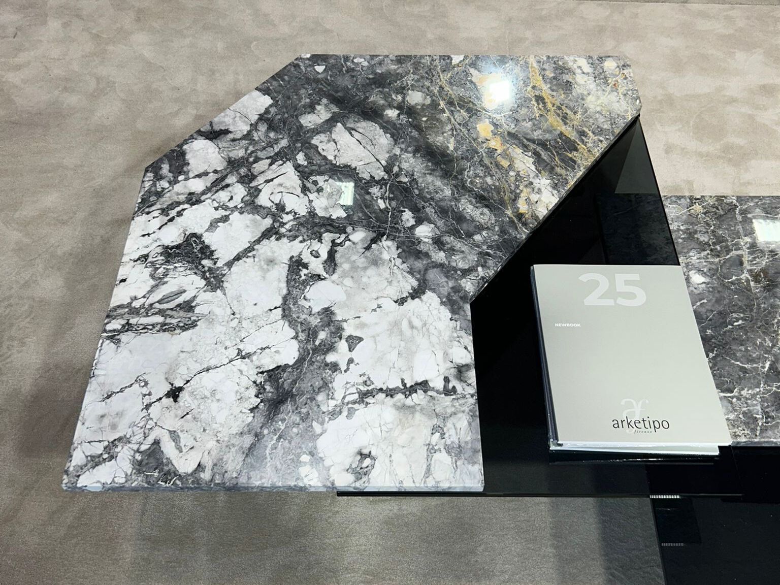 Низкий журнальный столик In Stock Arketipo ARCH-00043267