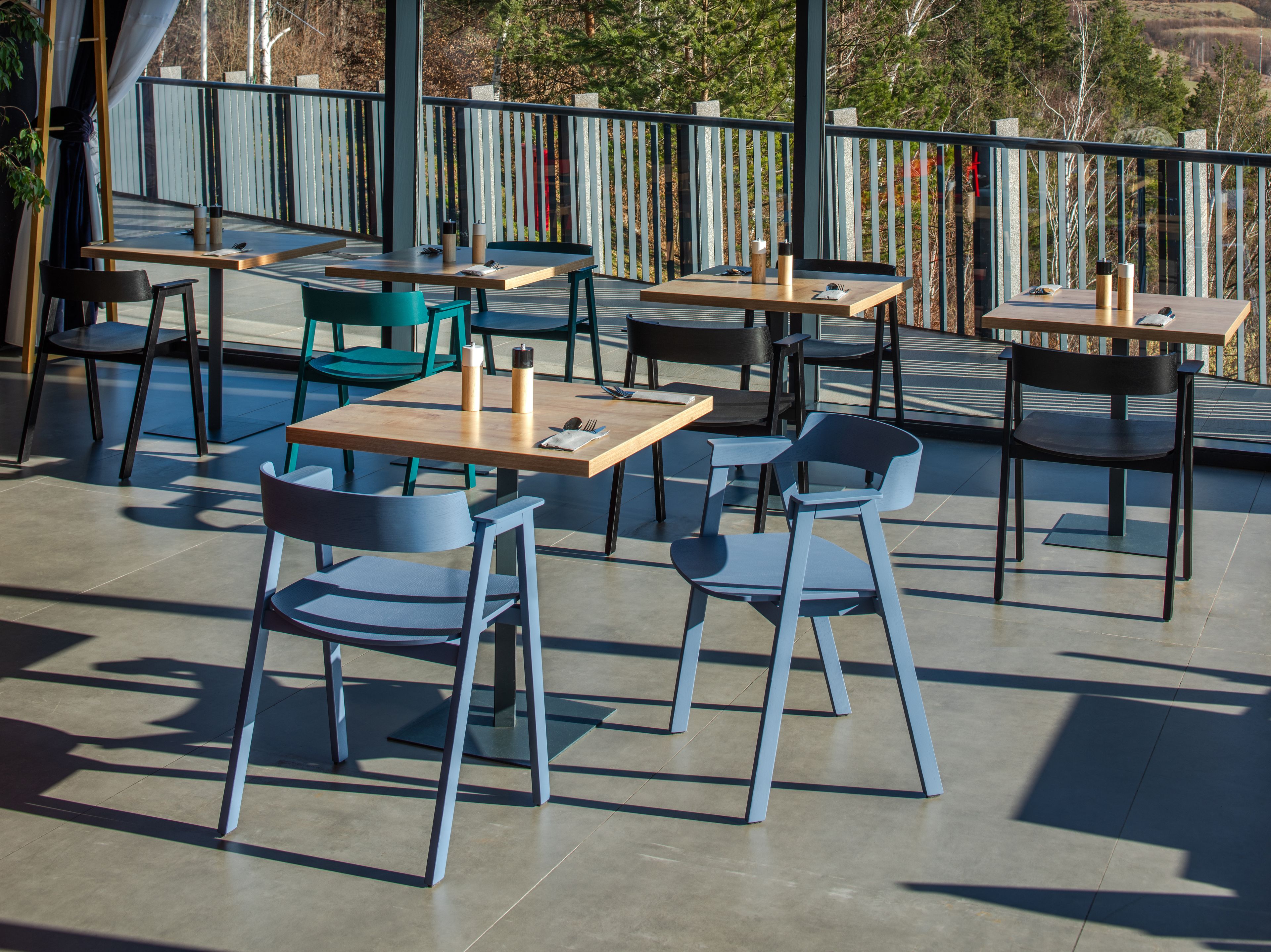 Стул из лакированного дуба с подлокотниками Gazzda FLIP ARCH-00109869 - Вид №7