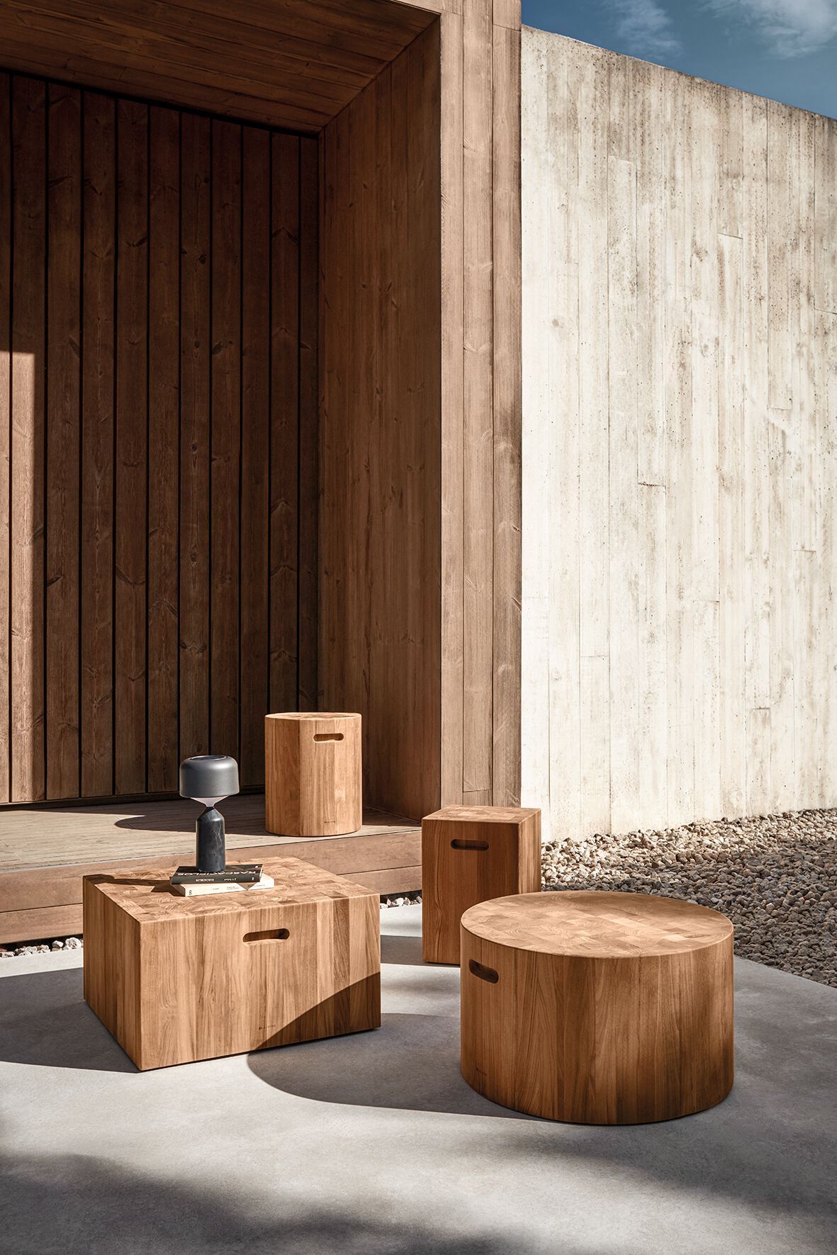 Круглый стол из тикового дерева Gloster BLOCK ARCH-00081558 - Вид №1