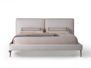 Двуспальная кровать из ткани с мягким изголовьем