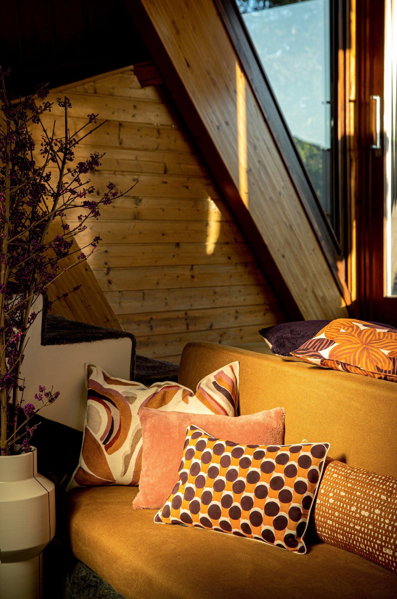 Прямоугольная шелковая подушка с геометрическим рисунком Élitis TWIST ARCH-00130599 - Вид №5