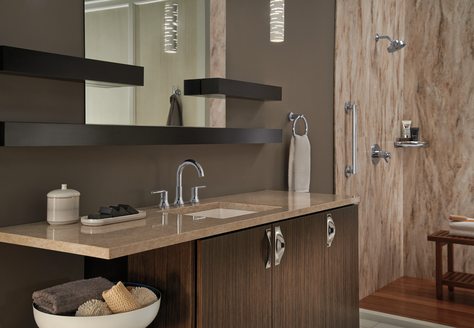 24-дюймовый современный декоративный поручень ADA Delta Faucet 41824-BL - Вид №2