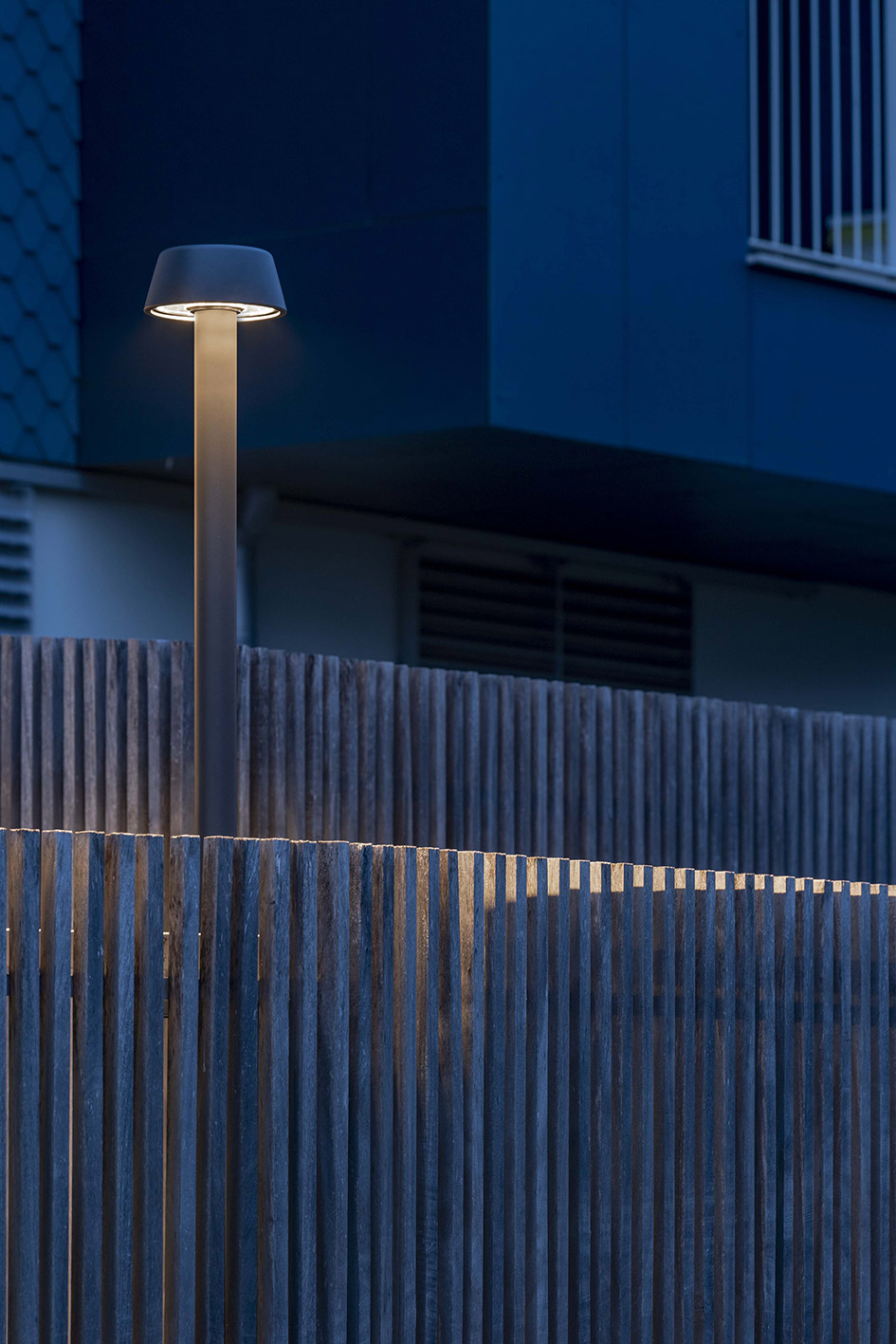 2000266 Уличное освещение  Platek FONT su palo  FONT - 12 LED 4000K 360° diffuse  - Вид №3