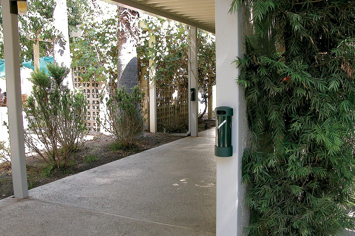 FSRT208 Приемник для золы Buttler  Forms-surfaces  - Вид №2