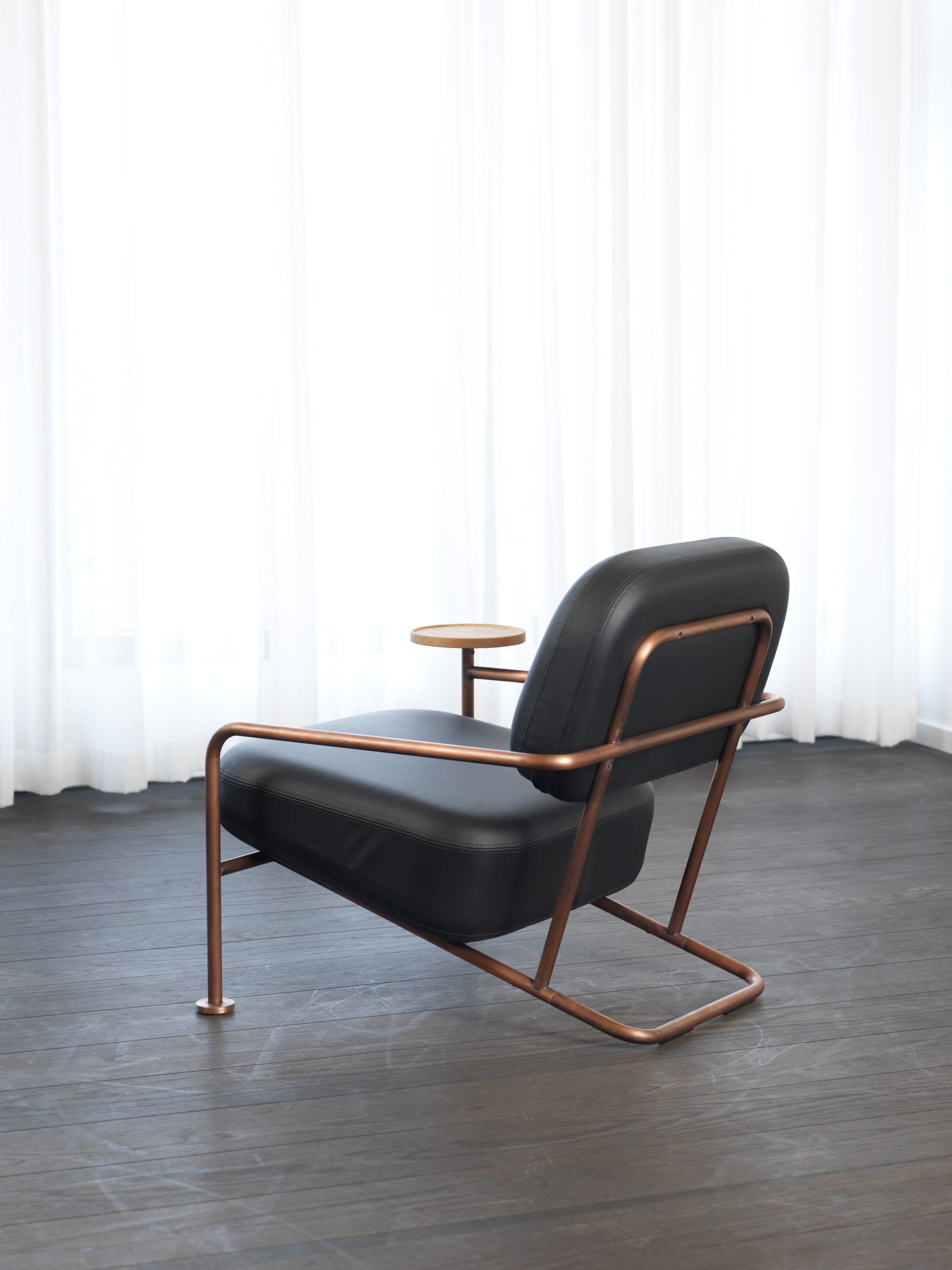 Кожаное кресло с подлокотниками Bla Station Åhus ARCH-00050667 - Вид №11