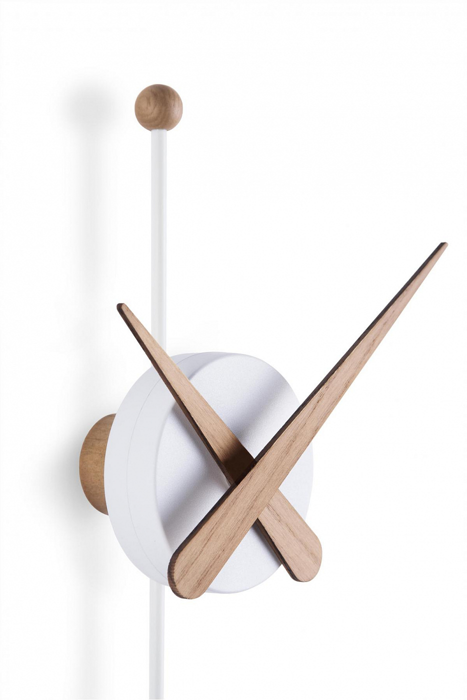 095428 Настенные часы белый-дуб Nomon Punta 