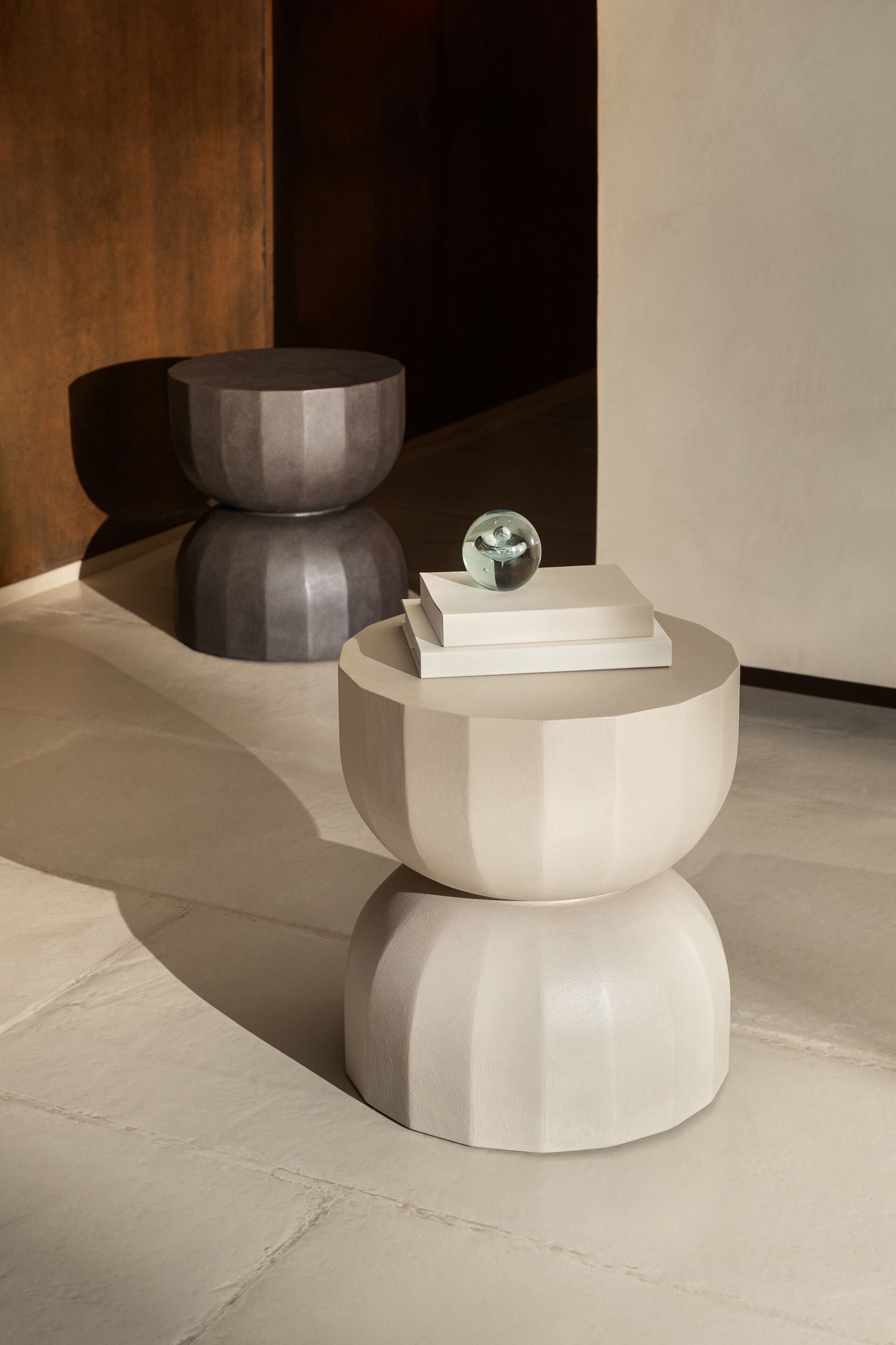 Круглый журнальный столик из полиуретана Saba Italia TEO ARCH-00015368 - Вид №2