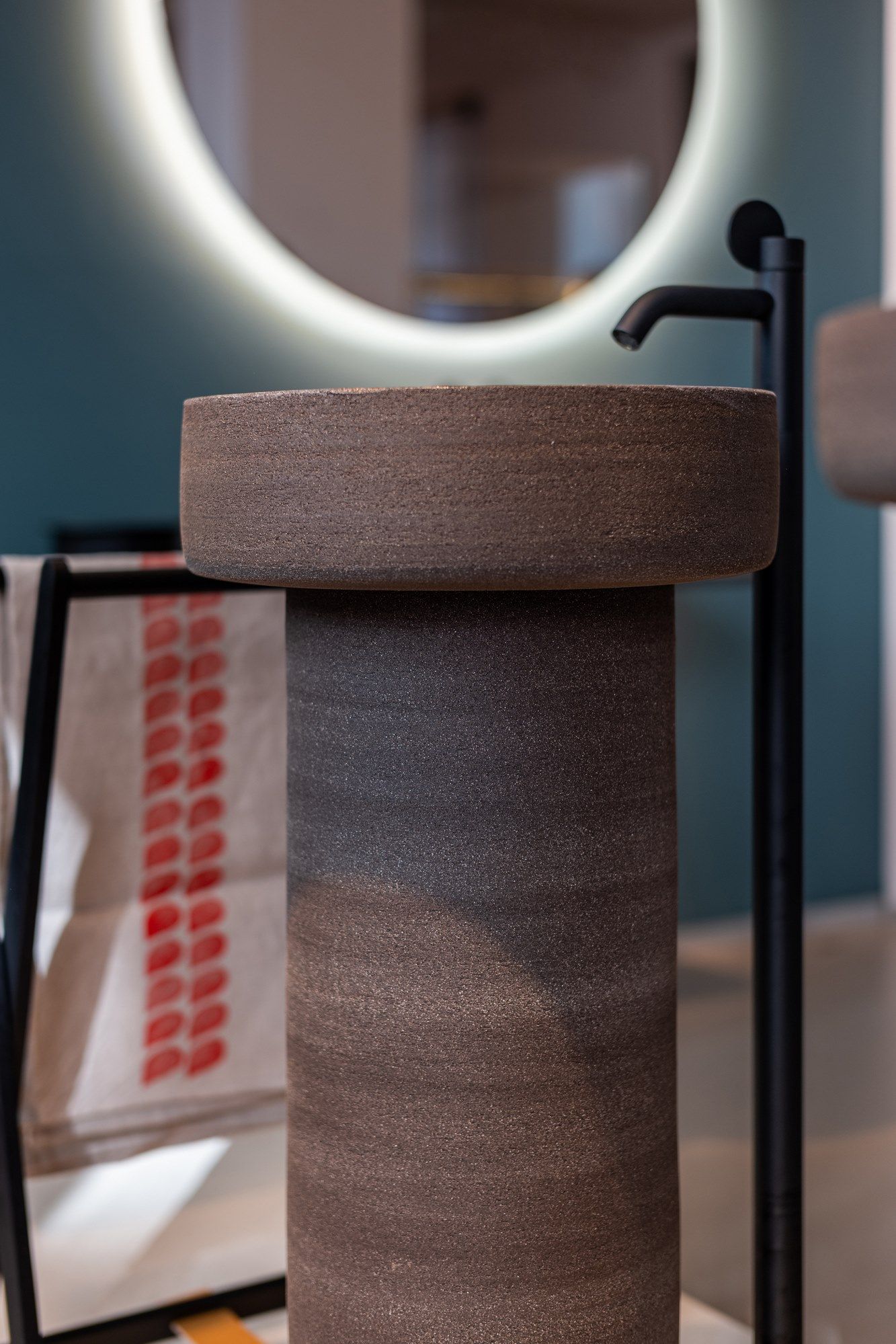 Круглый отдельно стоящий умывальник из глины Agape CENOTE A COLONNA ARCH-00148517 - Вид №7