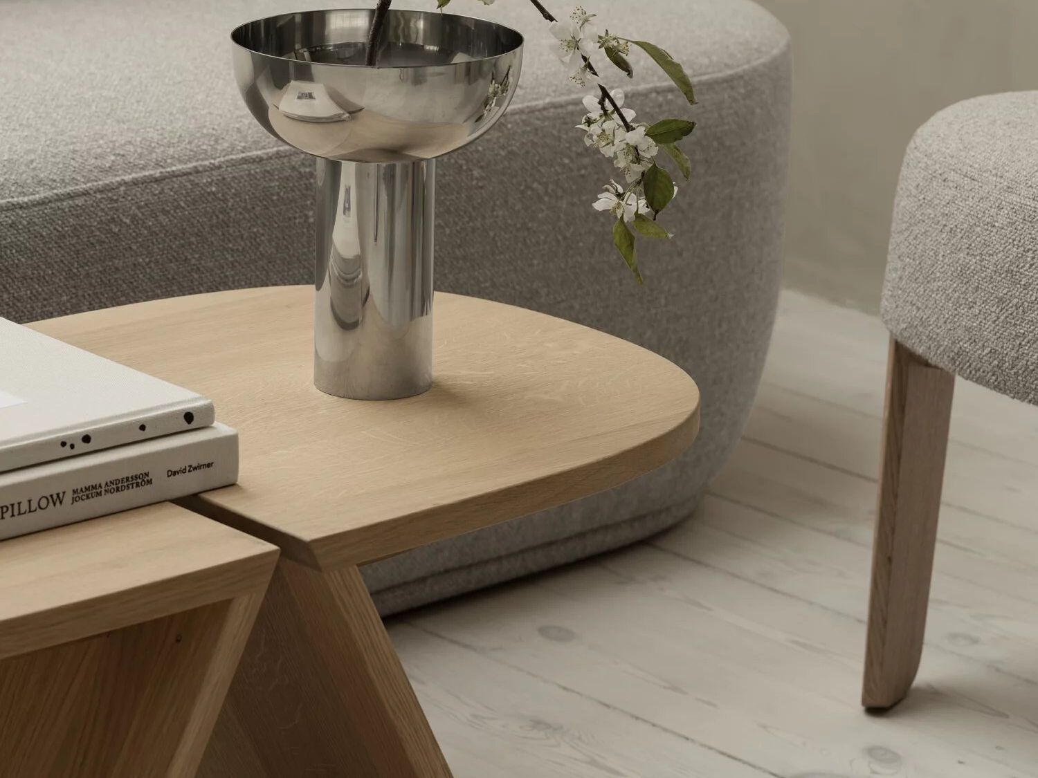 Журнальный столик из дуба blomus Avio ARCH-00111553 - Вид №1