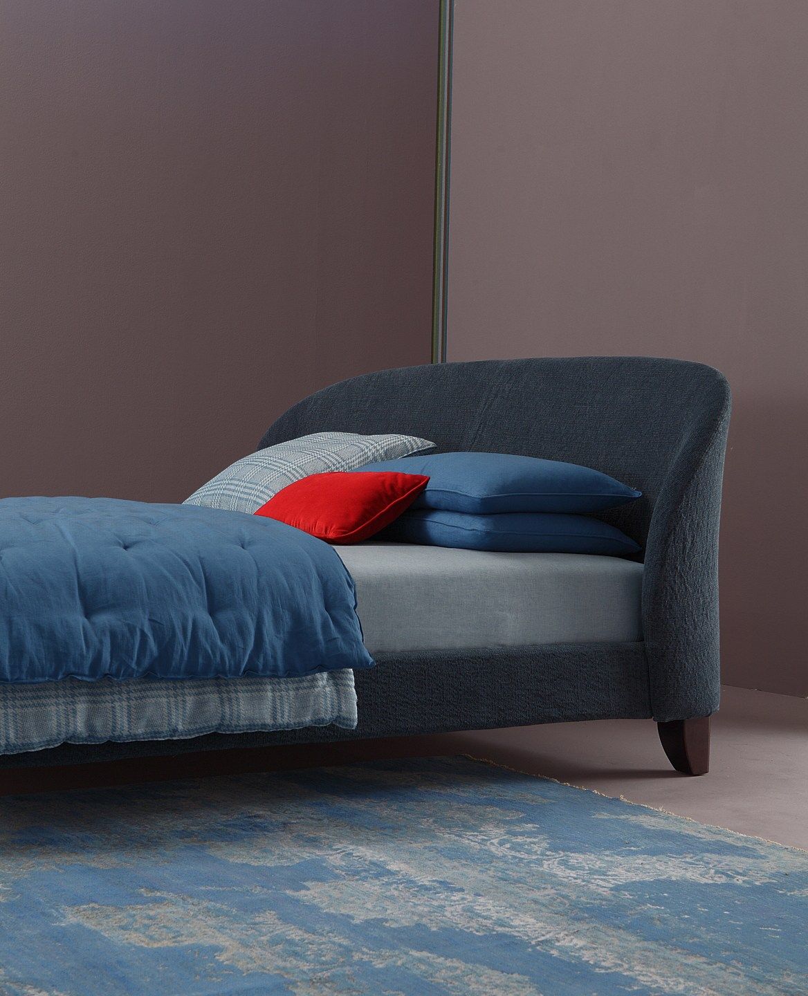 Двуспальная кровать с мягким изголовьем Twils Carnaby ARCH-00028590 - Вид №6