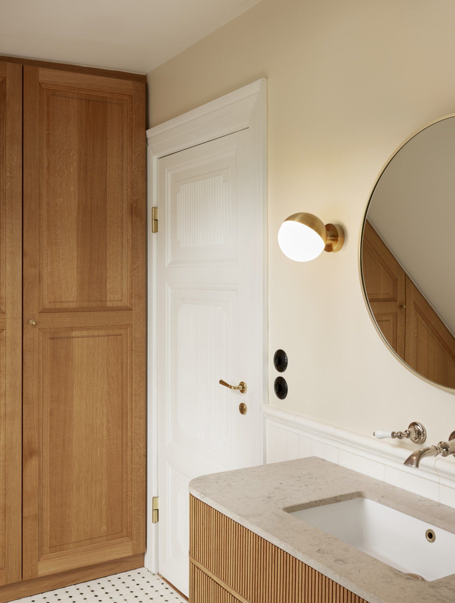 Светодиодный настенный светильник из опалового стекла Louis Poulsen VL Studio ARCH-00121901 - Вид №11