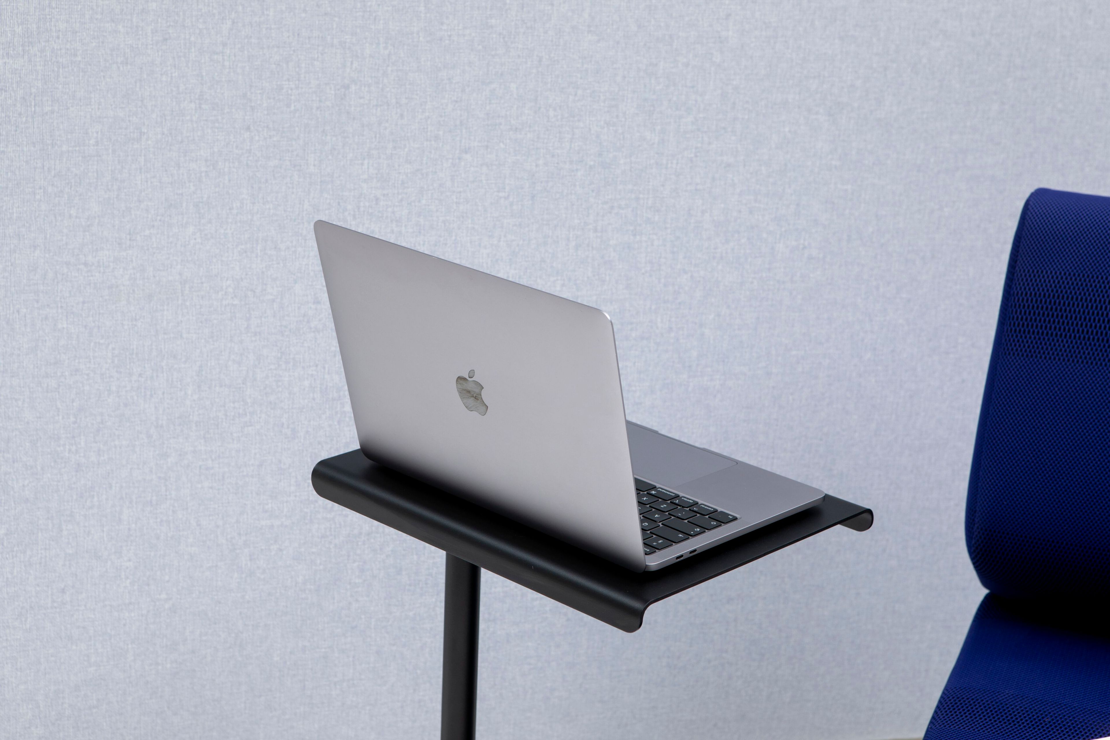 Высокий стальной журнальный столик с порошковым покрытием Cascando Team ARCH-00022399 - Вид №3