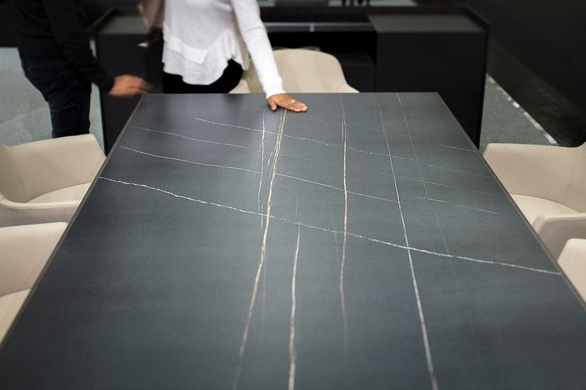 CUF Milano Стол для переговоров со столешницей из керамогранита Vittoria Vi ta 70 - Вид №1