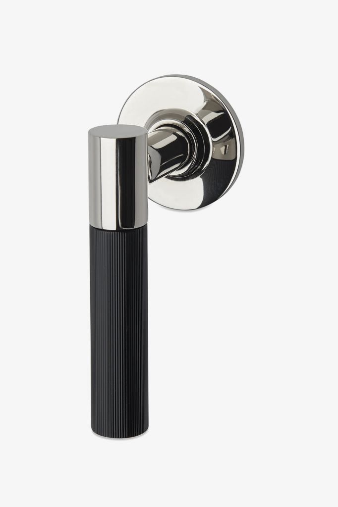 BVC12D Регулятор громкости серии Bond Union с рычажной ручкой с эмалированными гильошированными линиями Waterworks