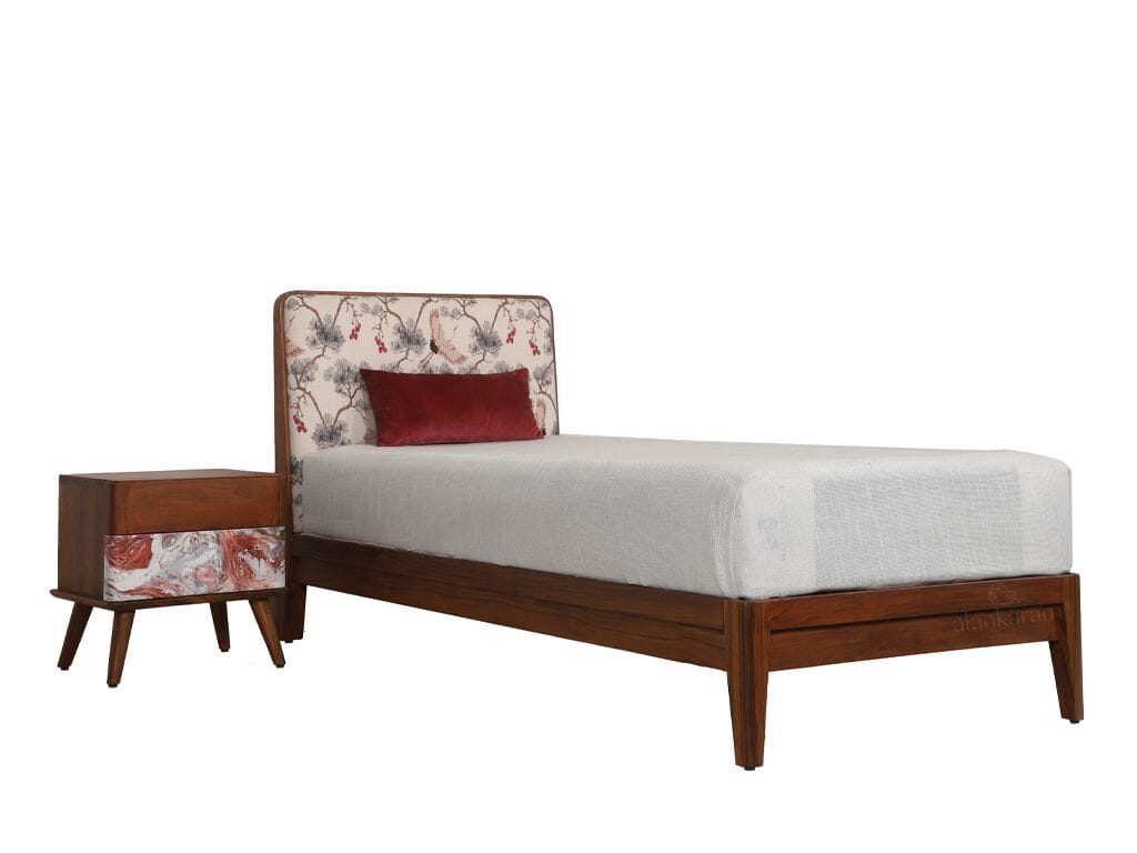 Односпальная кровать из тикового дерева с мягким изголовьем Alankaram XIRA ARCH-00126816 - Вид №1