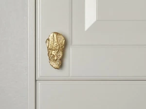 NJ Interiors Ручка из латуни Foresta nera Sal.o