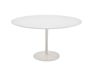 Деревянный обеденный стол