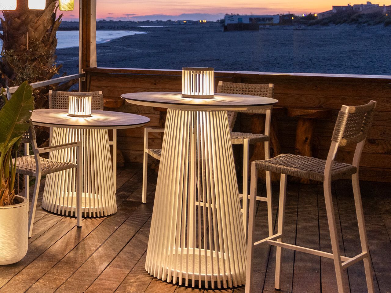 Алюминиевая аккумуляторная солнечная энергия открытый настольная лампа Les Jardins® Halo ARCH-00055465 - Вид №4