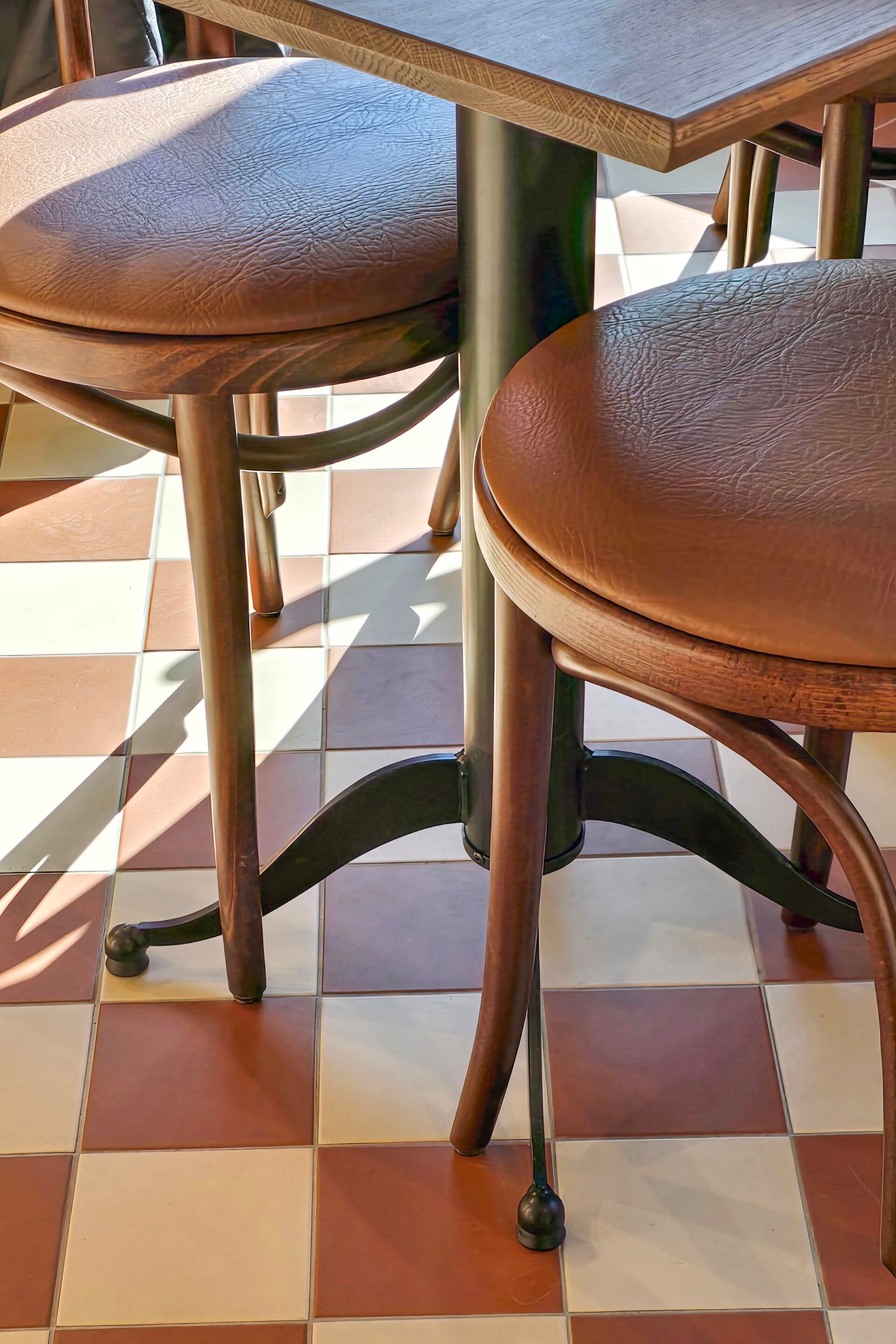 4-спицевое стальное откидное основание стола StableTable StableTable® Nouveau™ ARCH-00051968 - Вид №11