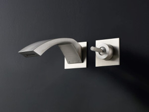 Настенный смеситель для раковины с 2 отверстиями