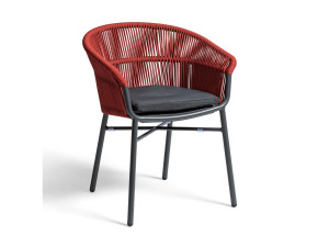 Открытый веревочный стул с подлокотниками