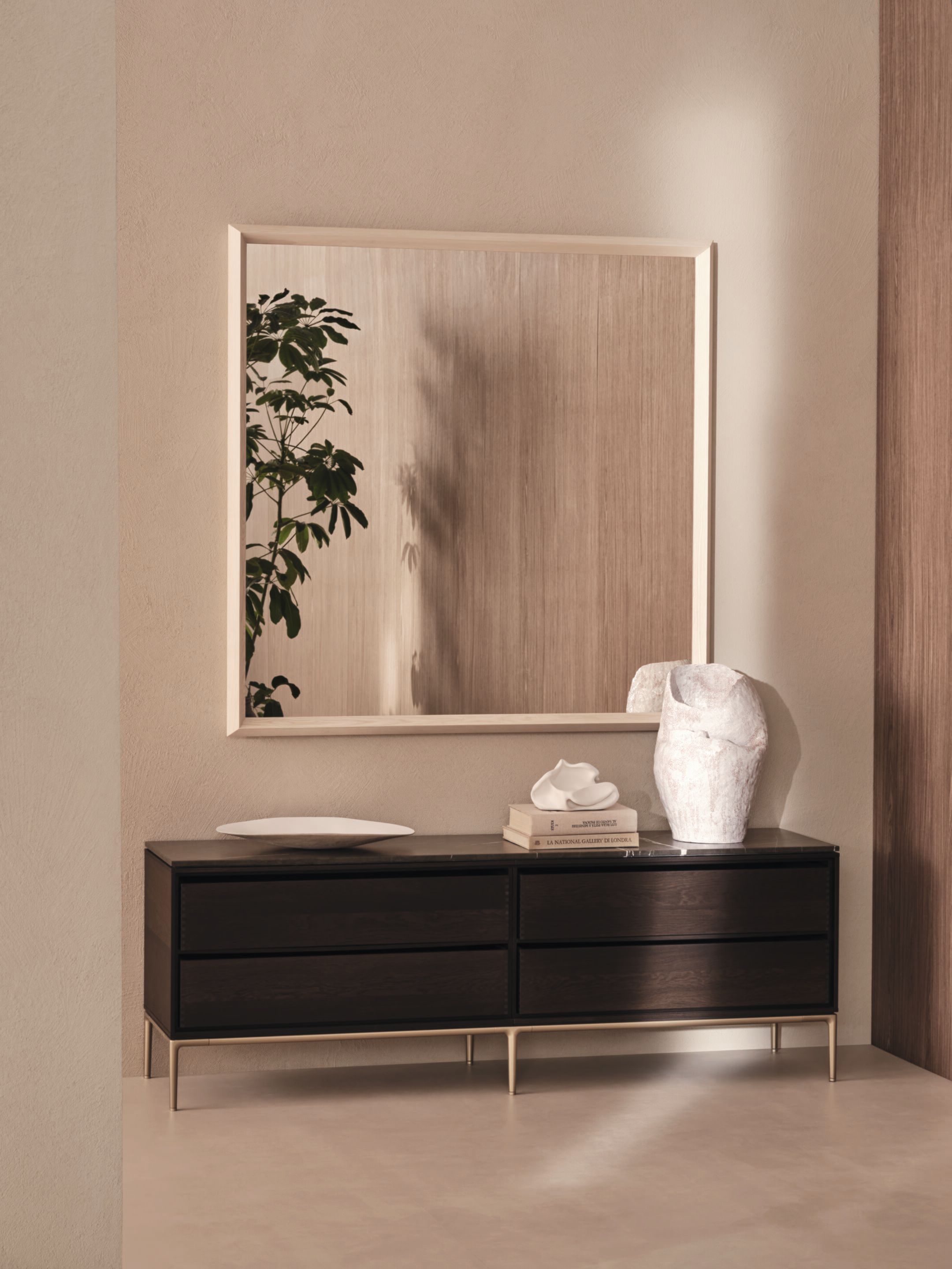 Настенное зеркало из ясеня с рамкой DE PADOVA Rokumaru ARCH-00077008 - Вид №1