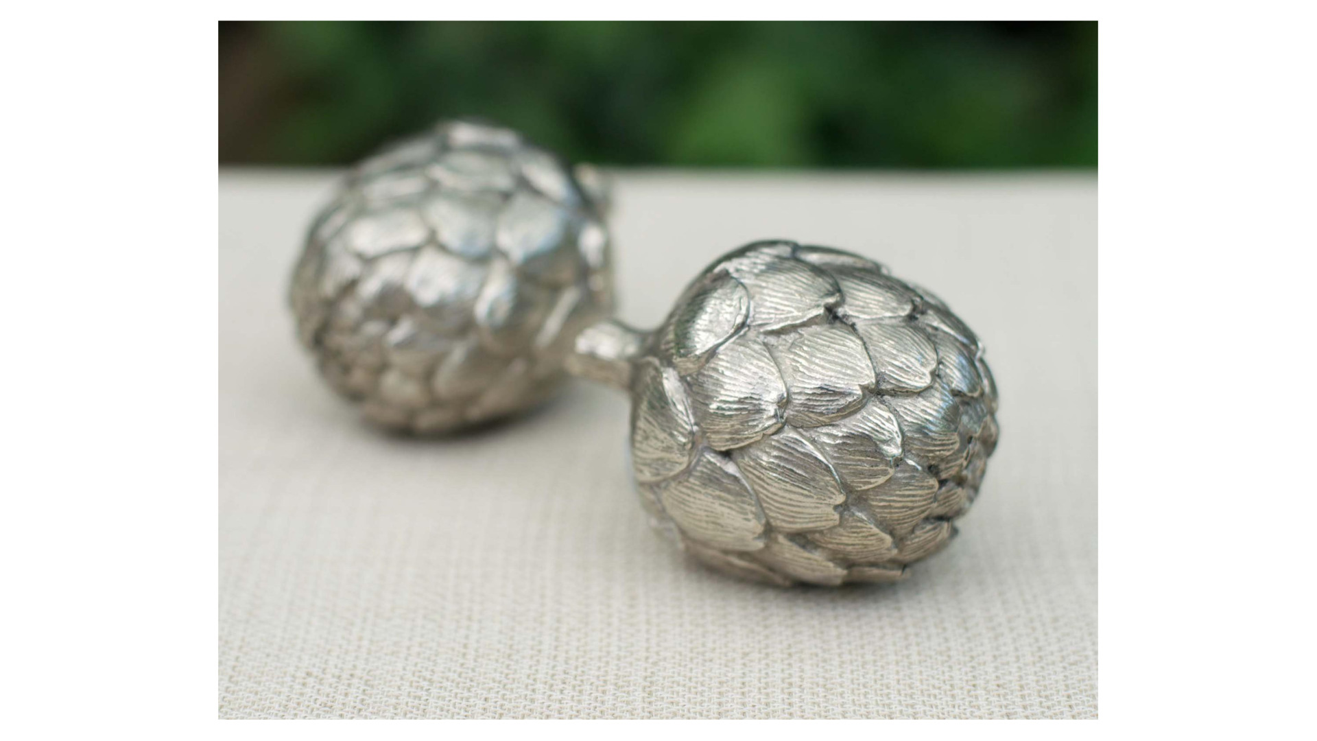 10648845 Vagabond House Набор для соли и перца Vagabond House Артишок 7см, олово Олово  - Вид №1