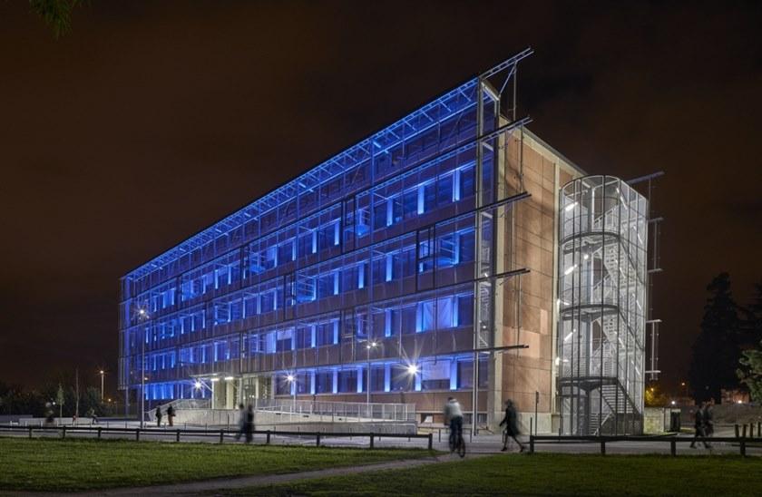 iGuzzini Линейный световой профиль из алюминия и стекла с системой RGB Linealuce sun-id-1346721 - Вид №5