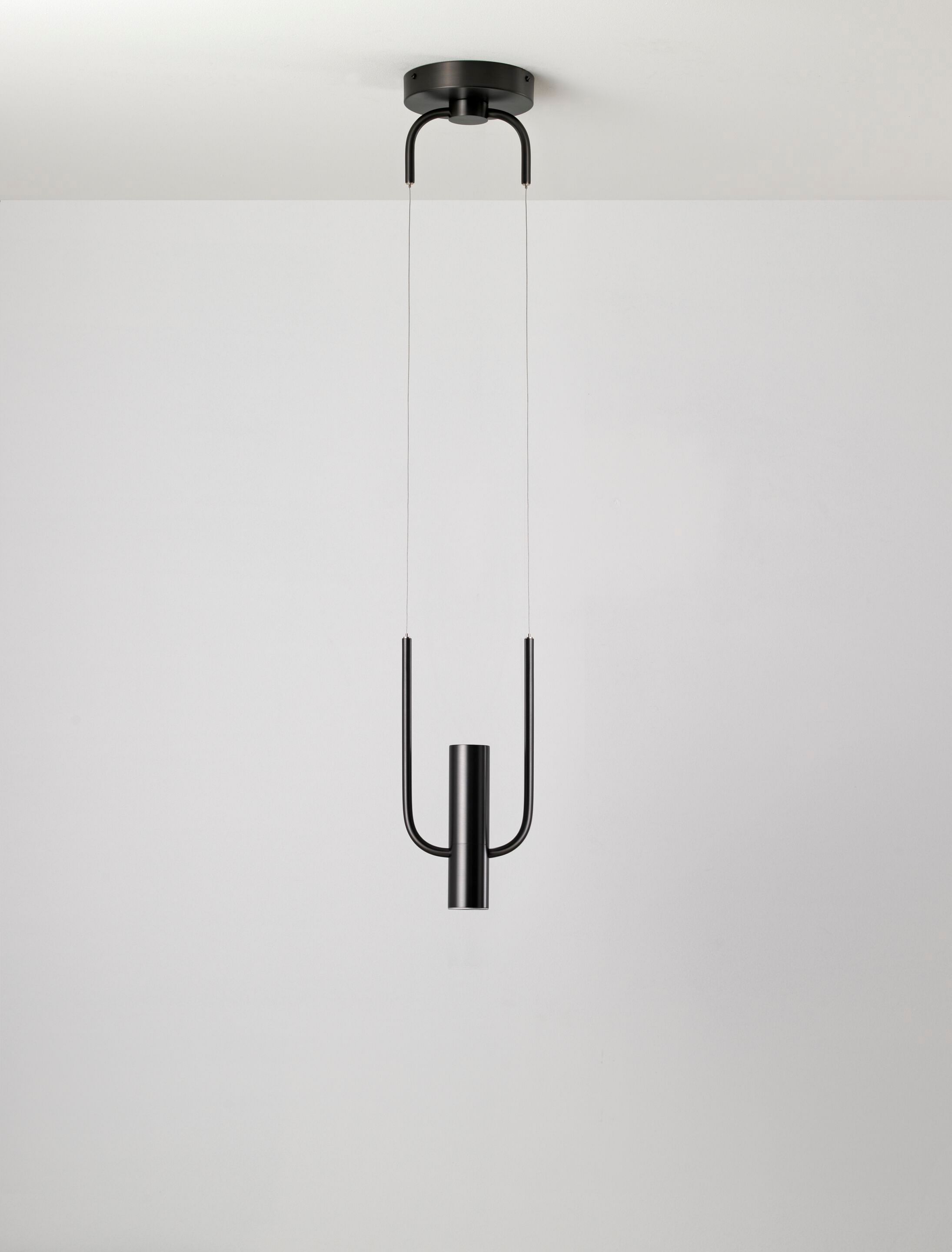 Латунный светодиодный подвесной светильник CVL Luminaires Storm ARCH-00151634 - Вид №1
