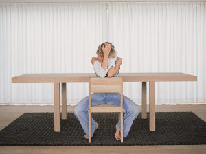 Деревянный прямоугольный стол