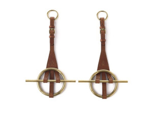 Кожаная вешалка