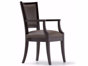 Тканевый стул с подлокотниками