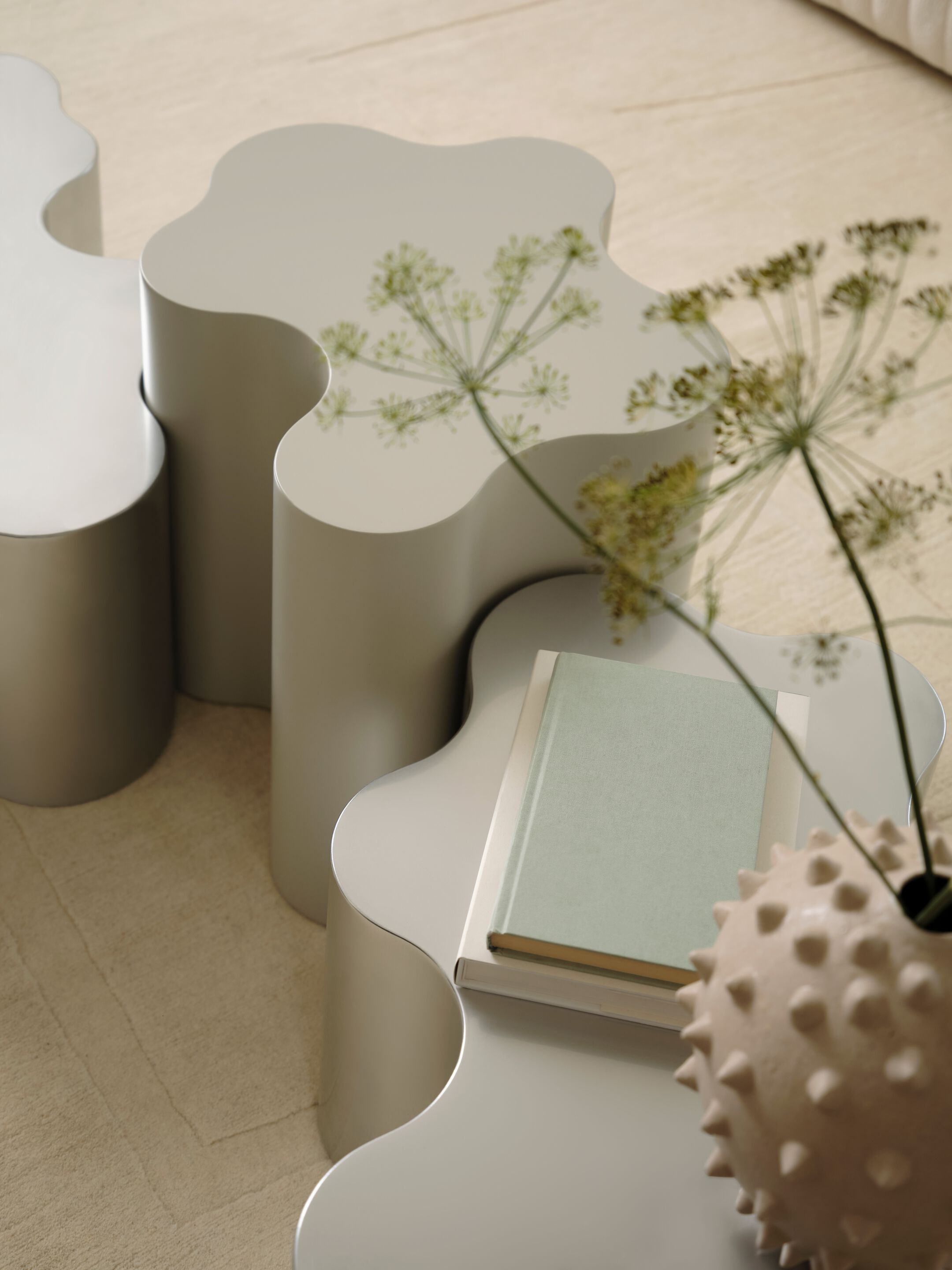 Журнальный столик из жесткого полиуретана Saba Italia Волшебный театр ARCH-00045536 - Вид №4