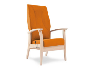 Тканевое кресло с подлокотниками