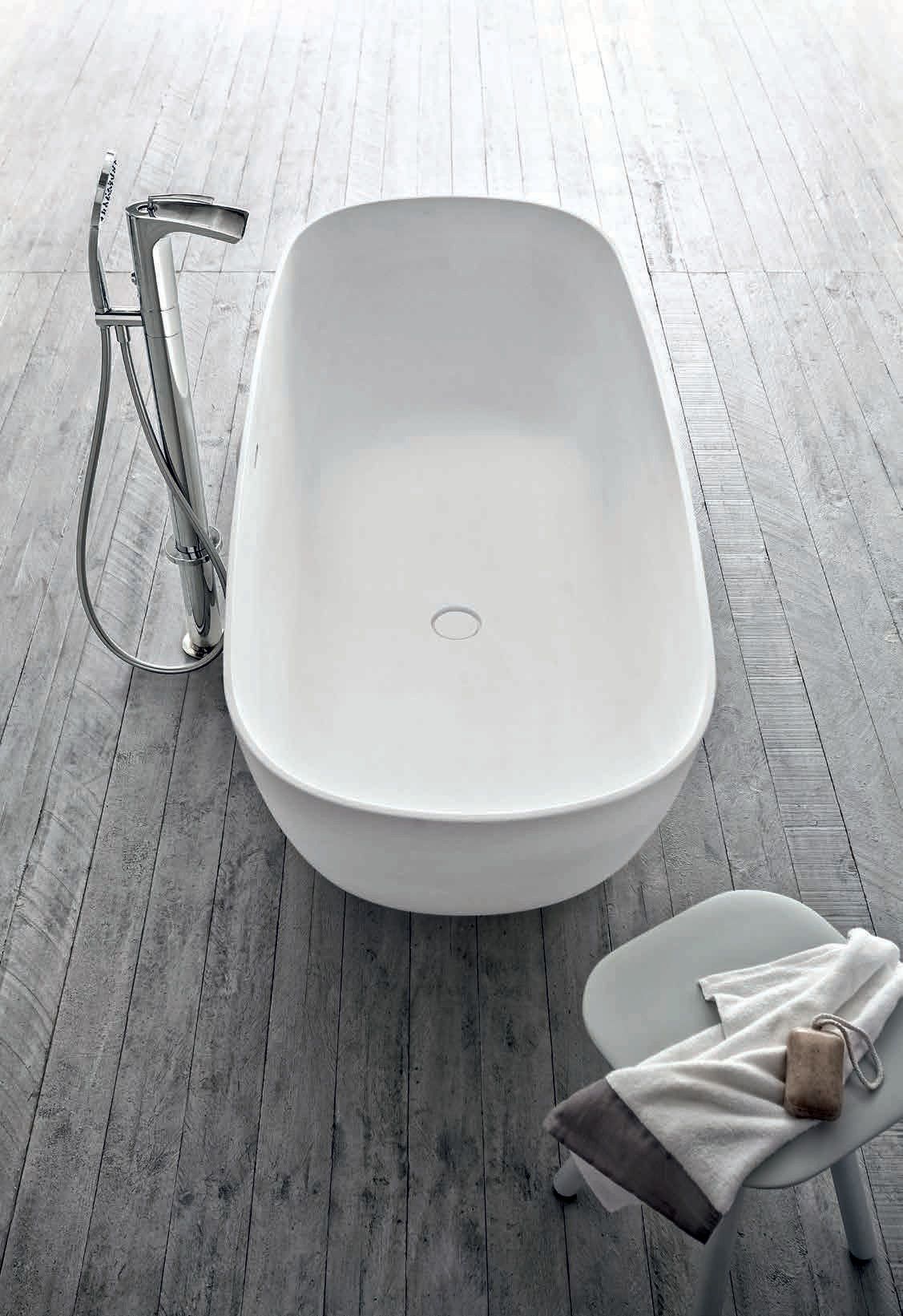 Овальная ванна в центре комнаты в Geablu ARBLU CATINO ARCH-00140381 - Вид №6