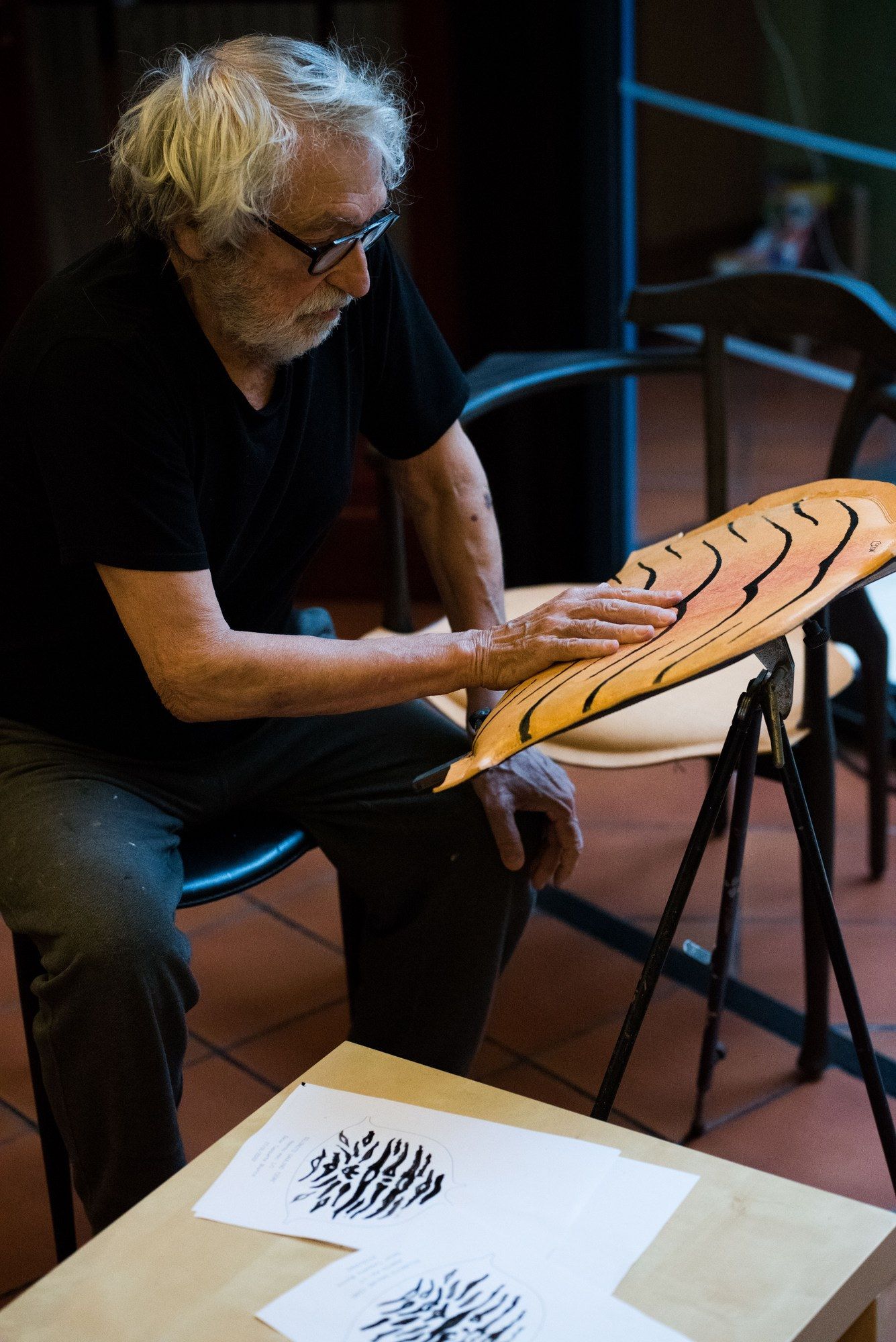 Стул из ясеня с подлокотниками и встроенной подушкой BD Barcelona Гаулино ARCH-00065731 - Вид №5