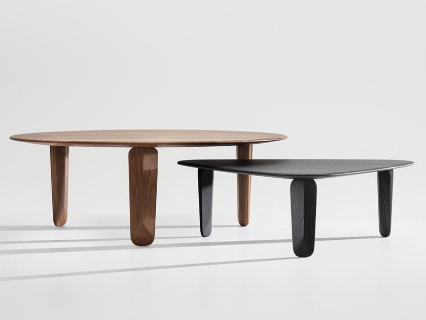 ZEITRAUM Низкий треугольный журнальный столик из массива дерева sun-id-1379651 - Вид №1