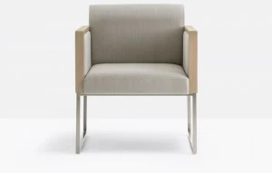 Pedrali Мягкое кресло-санки с подлокотниками Box 741